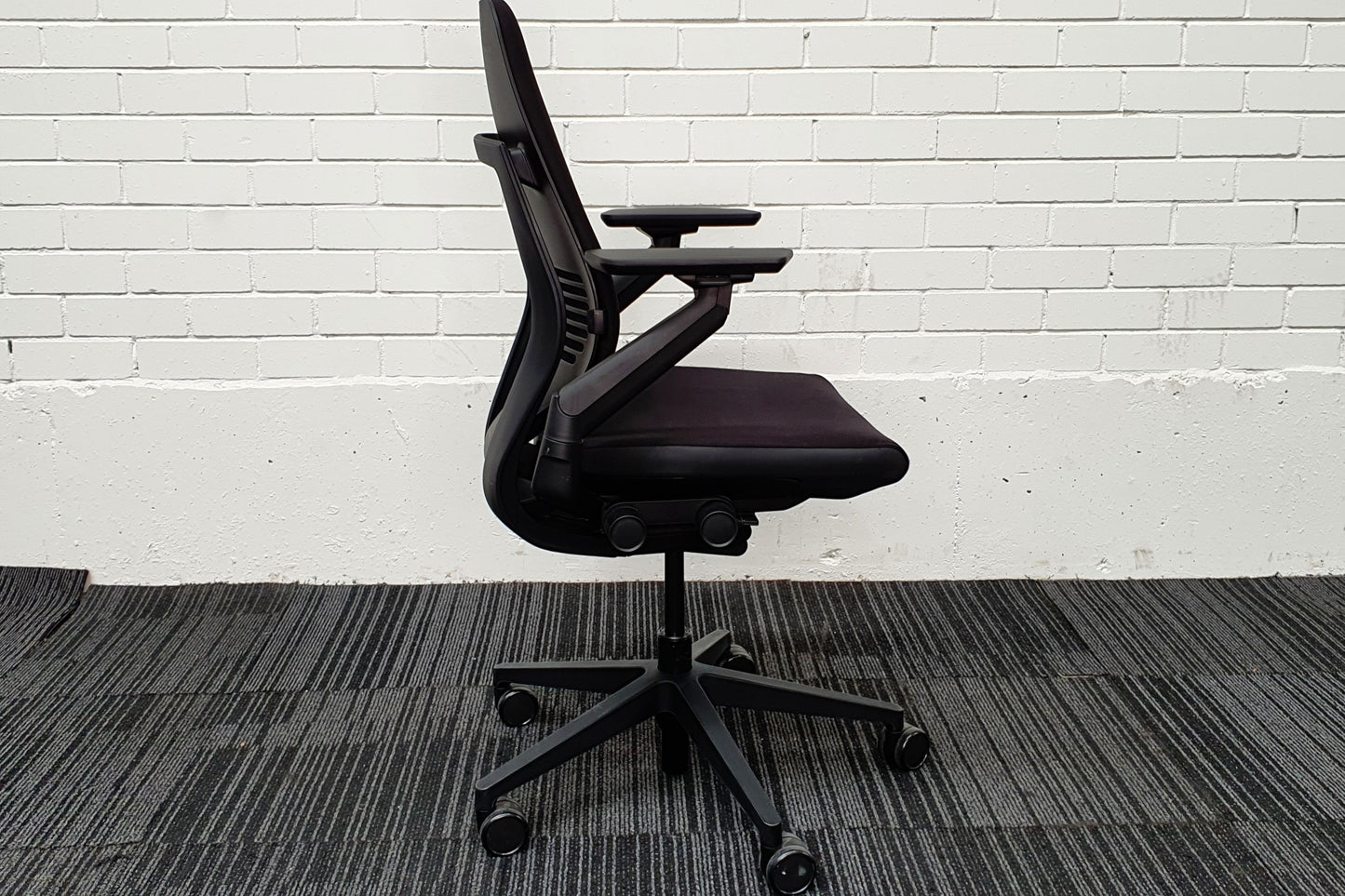 Steelcase Gesture in Black