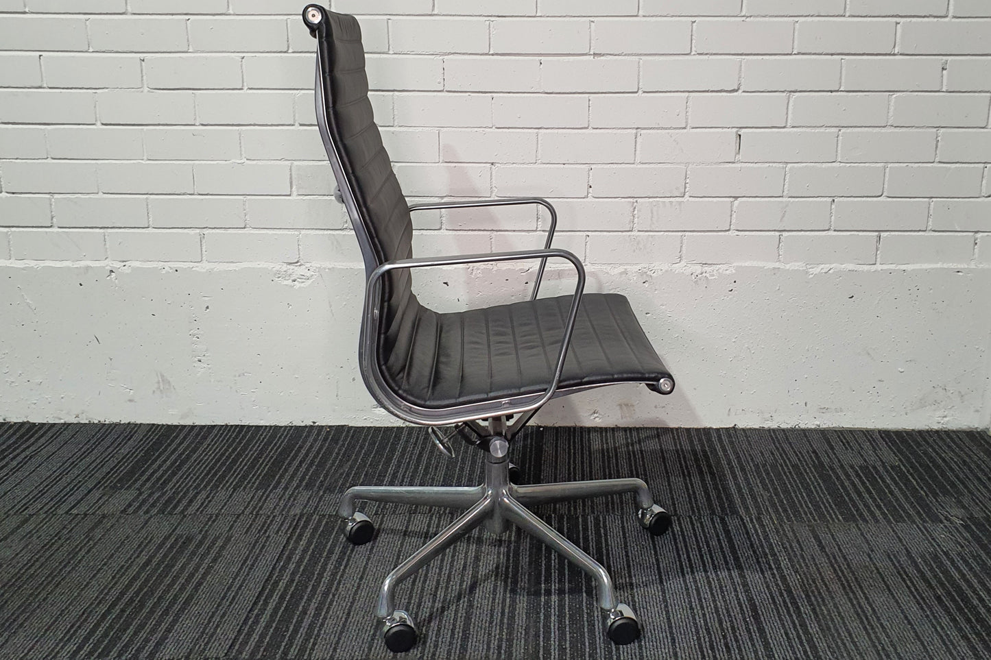 Eames High Back Aluminium Group Chair