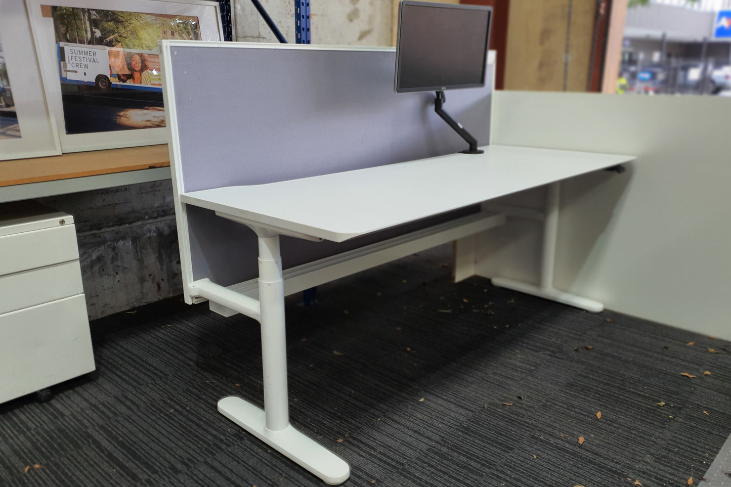 Electric Sit Stand Desk with Privacy Screen