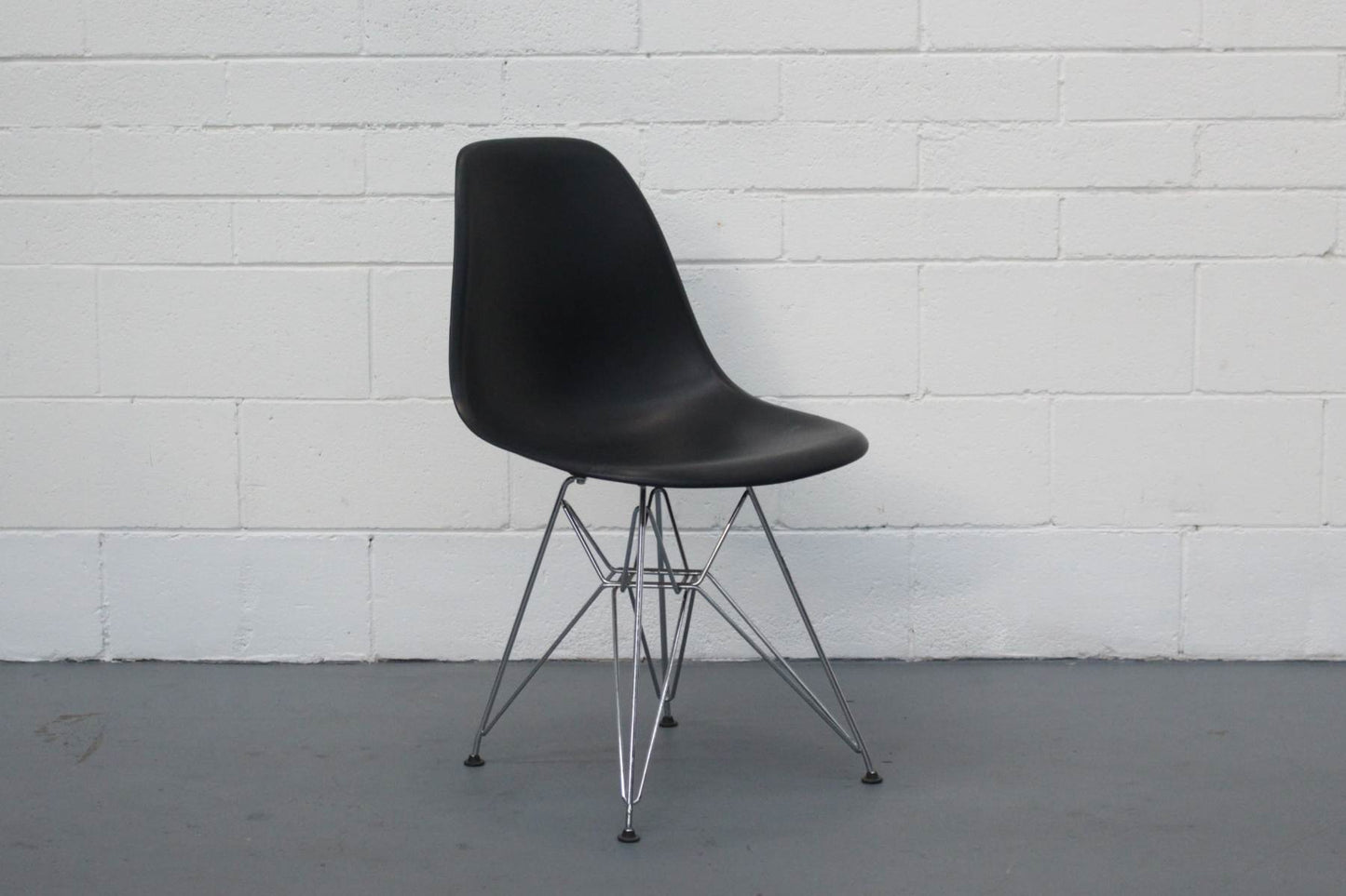 Vitra Eames Molded Plastic Chair Black